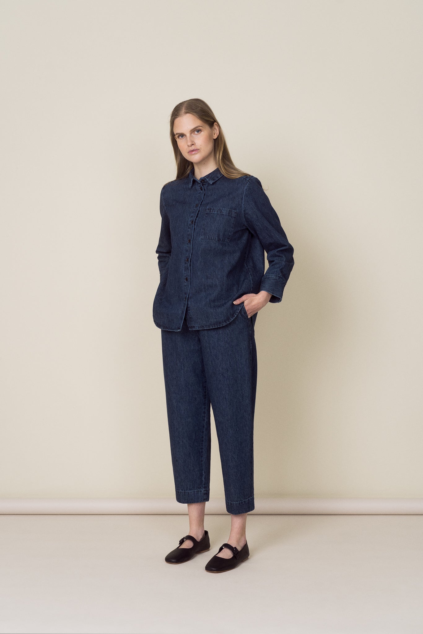 HEMP DENIM BARREL LEG TROUSERS