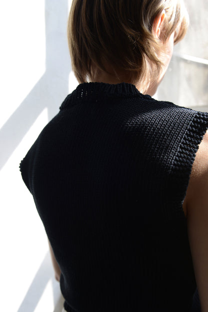 KNIT SLEEVELESS TOP