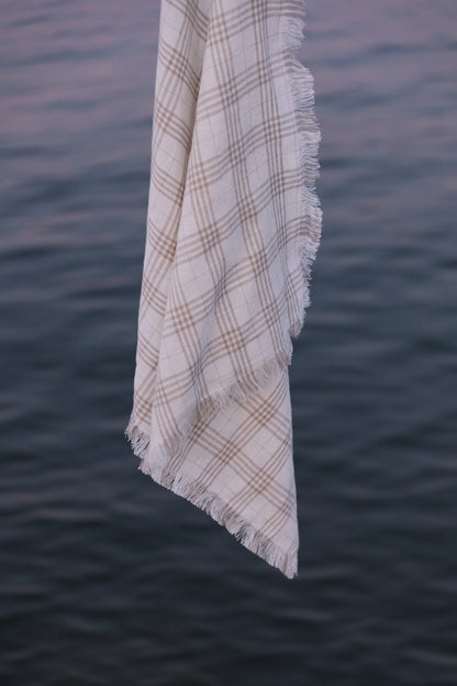 LINEN FRINGE SCARF