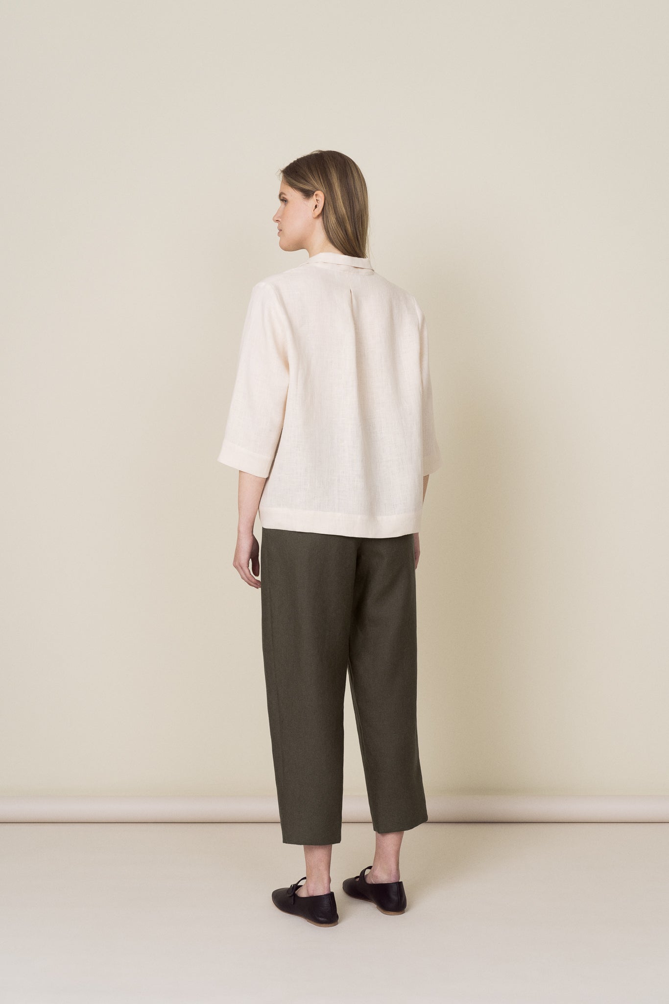 PLEATED LINEN TROUSERS